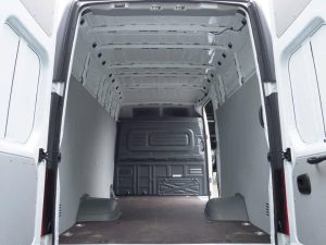 Kích thước khoang hàng lên đến 11,5 mét khối với kích thước lọt lòng thùng dài 3,1m rộng 1,86m cao 1,95m