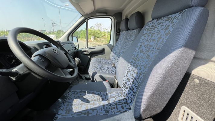 Nội thất rộng rãi trang bị tiện nghi